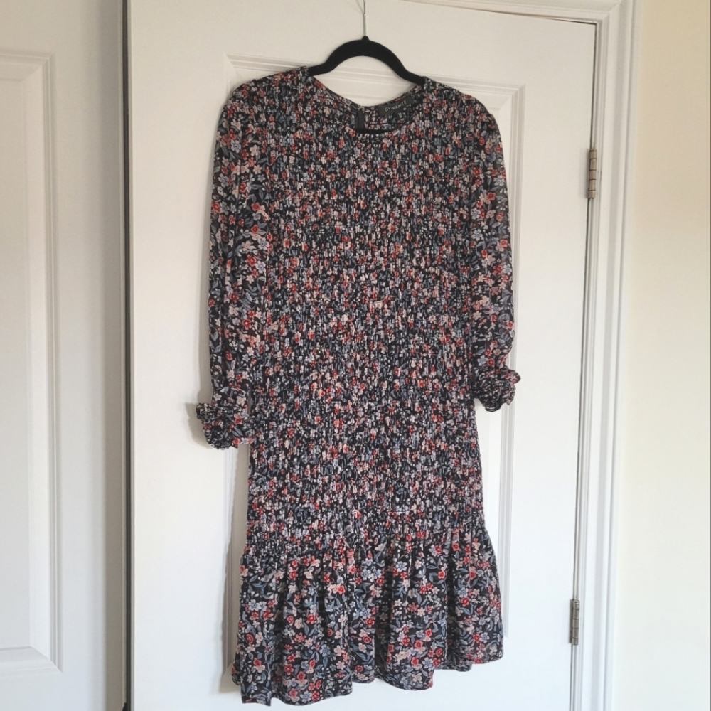 BNWT Dynamite Smocked Floral Dress, Large